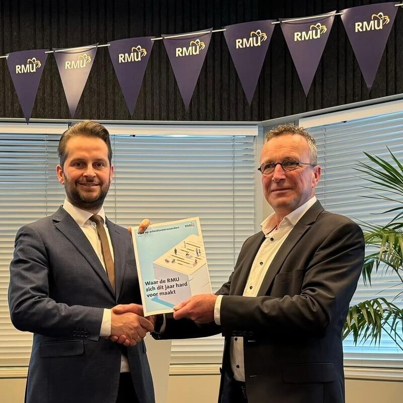 PERSBERICHT - RMU zet in op bestaanszekerheid bij overhandiging arbeidsvoorwaardennota PERSBERICHT - RMU zet in op bestaanszekerheid bij overhandiging arbeidsvoorwaardennota