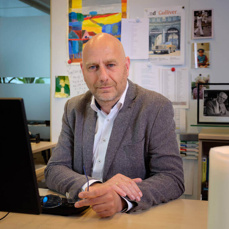 Sjirk Kuijper: 'Ik vond dat je ook op een kritische manier moest schrijven over het kerkelijk leven.' Sjirk Kuijper: 'Ik vond dat je ook op een kritische manier moest schrijven over het kerkelijk leven.'